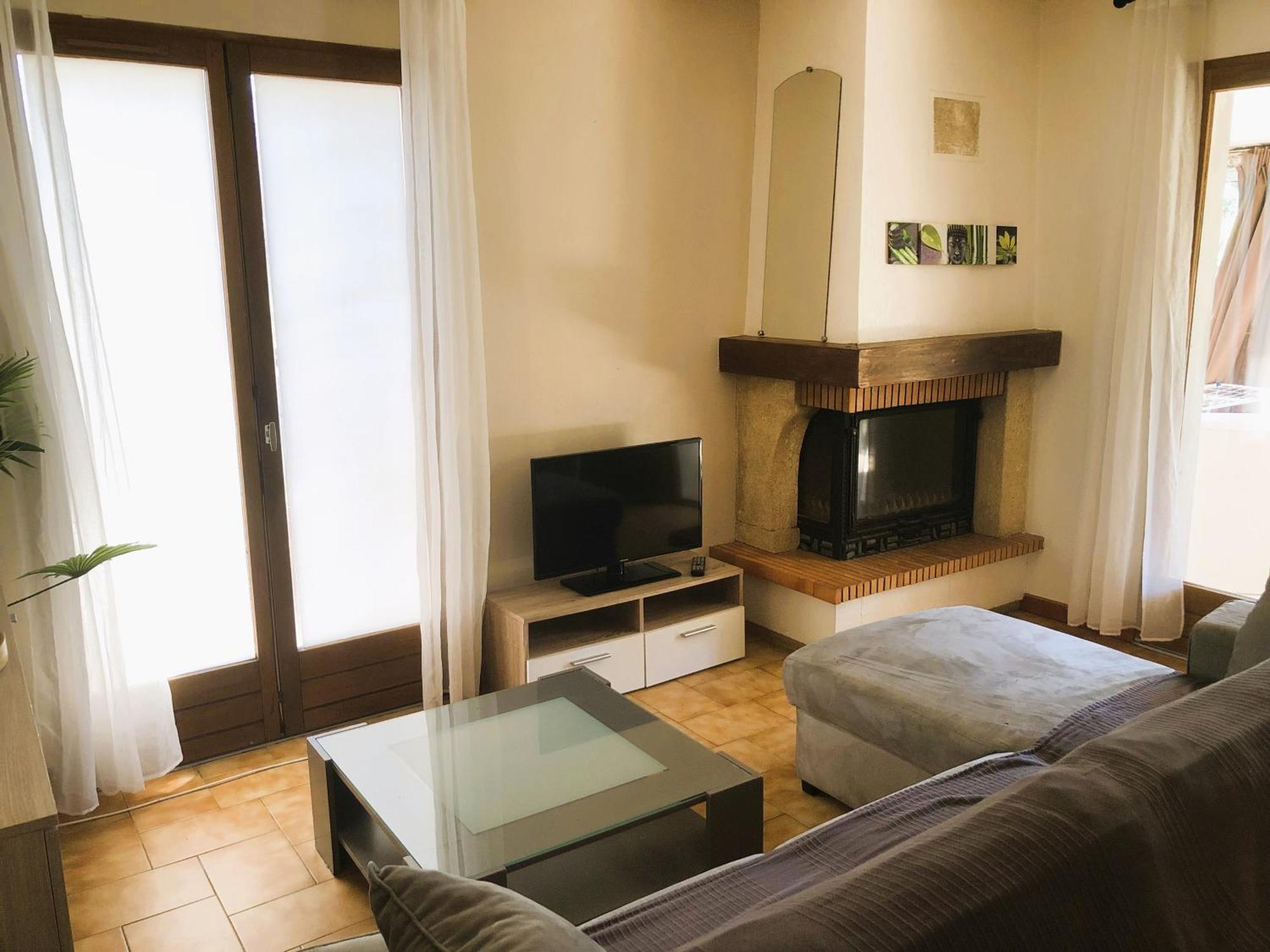 Hotel Les Persedes Lavilledieu  Экстерьер фото