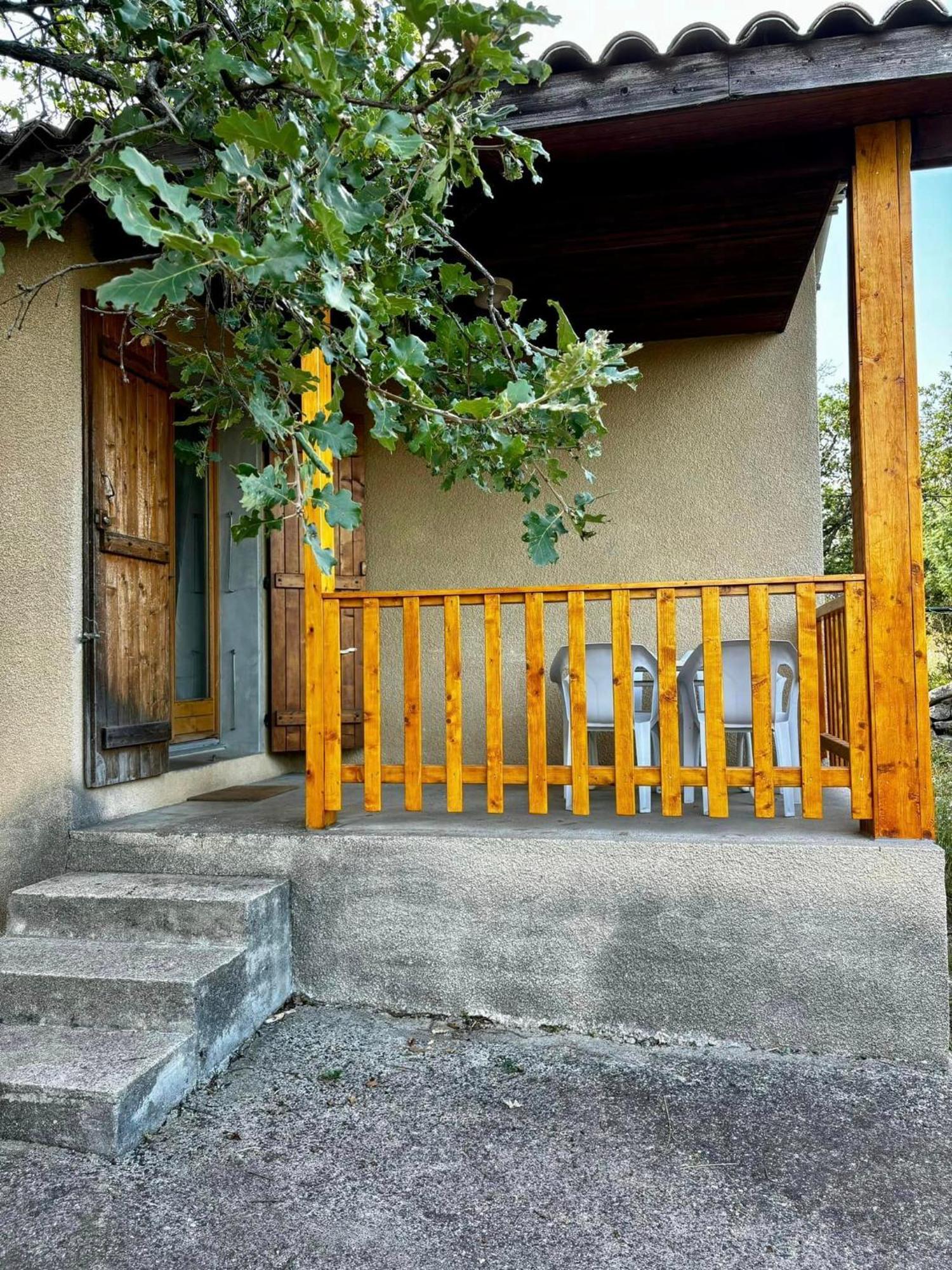 Hotel Les Persedes Lavilledieu  Экстерьер фото