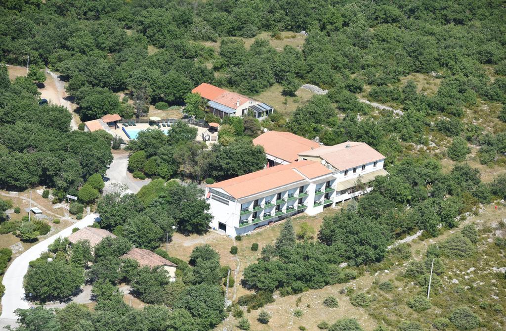 Hotel Les Persedes Lavilledieu  Экстерьер фото