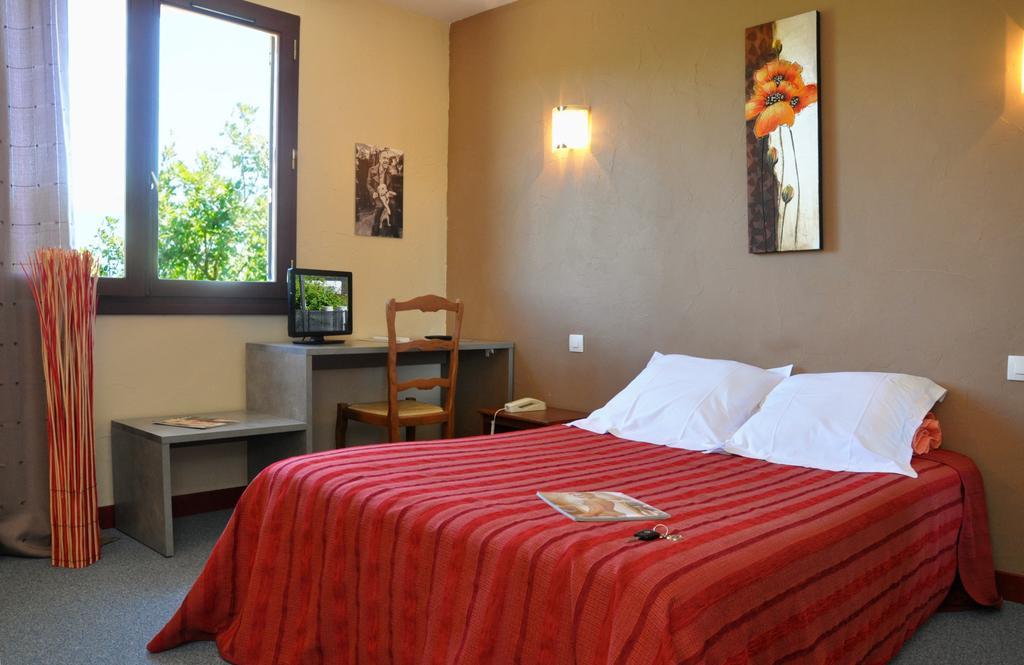 Hotel Les Persedes Lavilledieu  Экстерьер фото