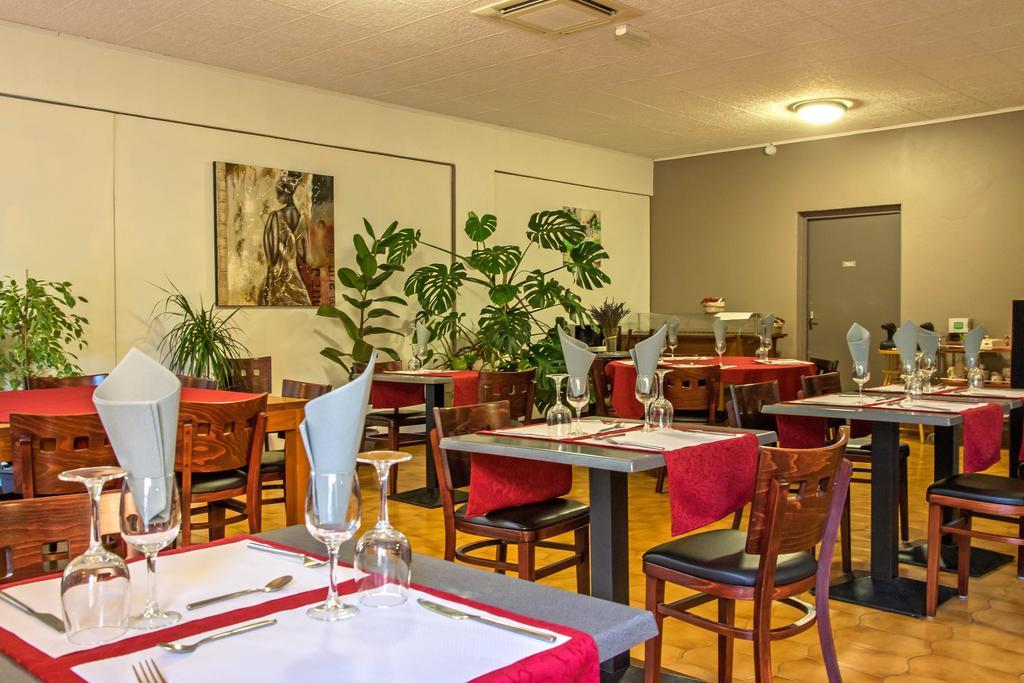Hotel Les Persedes Lavilledieu  Экстерьер фото