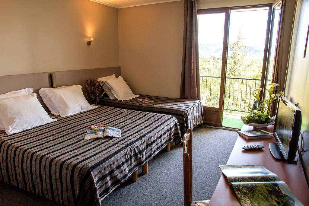Hotel Les Persedes Lavilledieu  Экстерьер фото