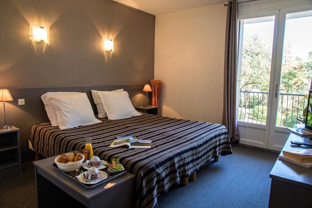 Hotel Les Persedes Lavilledieu  Экстерьер фото