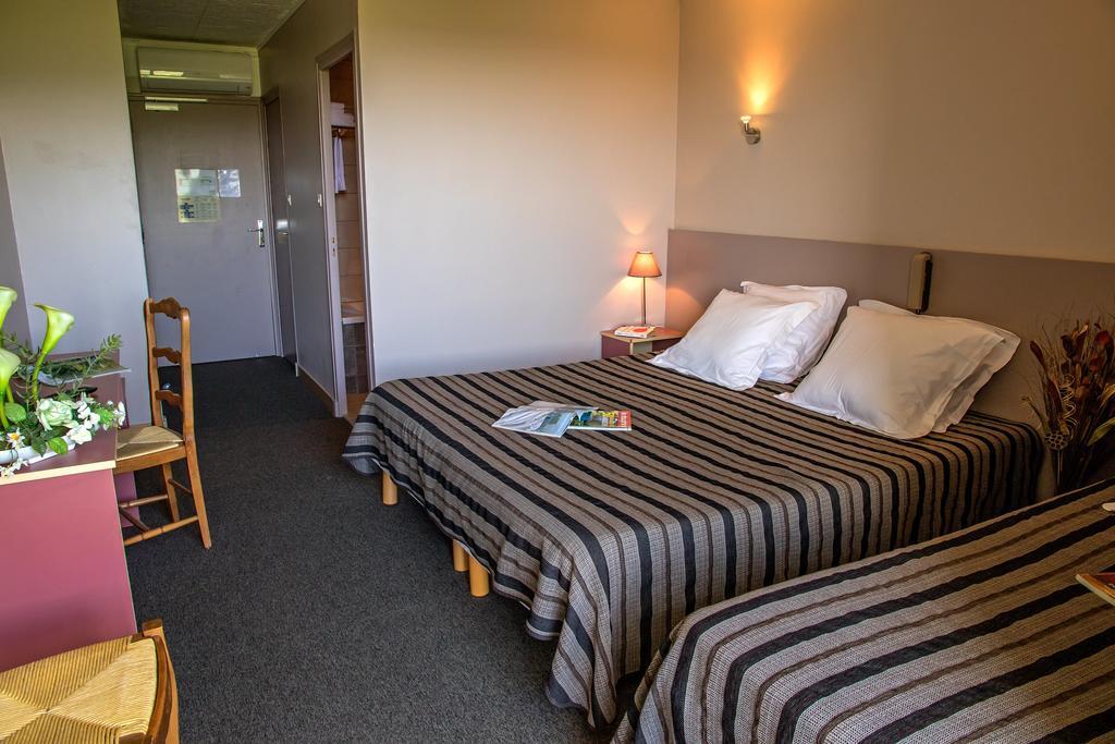 Hotel Les Persedes Lavilledieu  Экстерьер фото