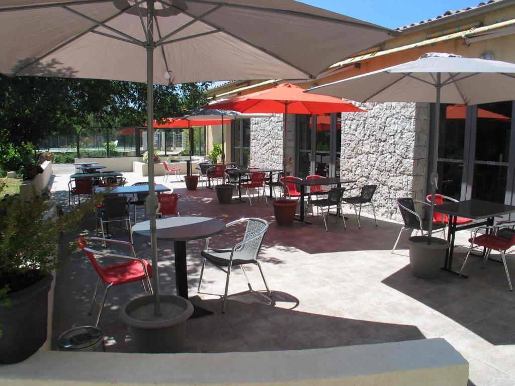 Hotel Les Persedes Lavilledieu  Экстерьер фото