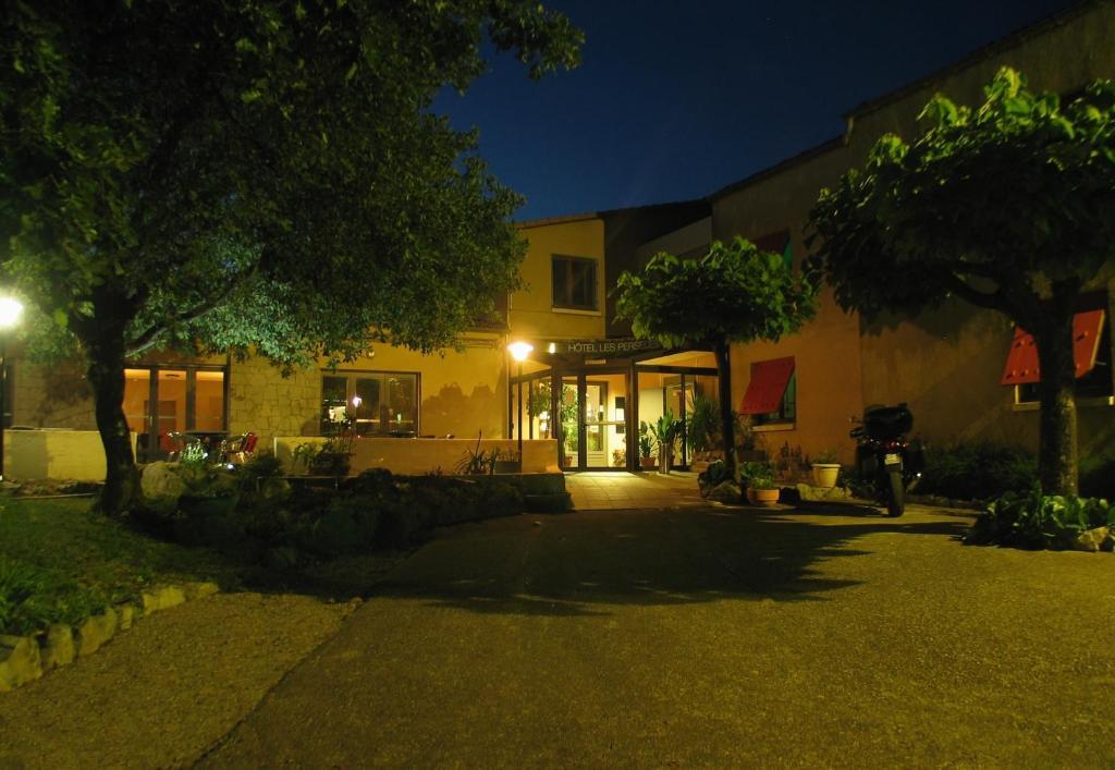 Hotel Les Persedes Lavilledieu  Экстерьер фото
