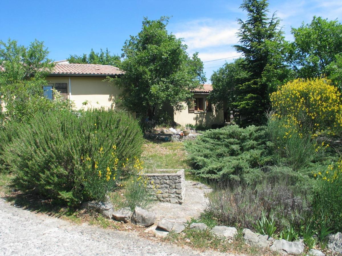 Hotel Les Persedes Lavilledieu  Экстерьер фото