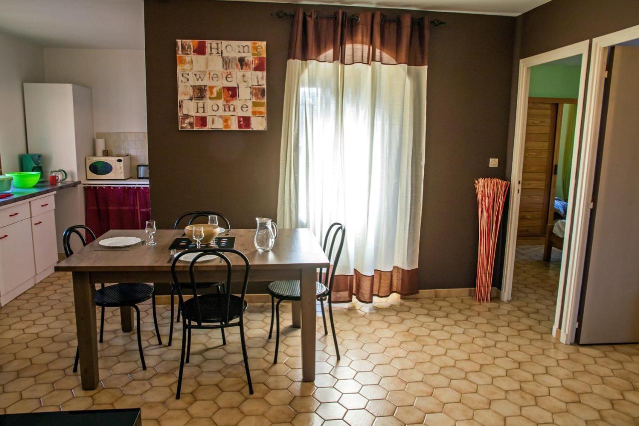 Hotel Les Persedes Lavilledieu  Экстерьер фото