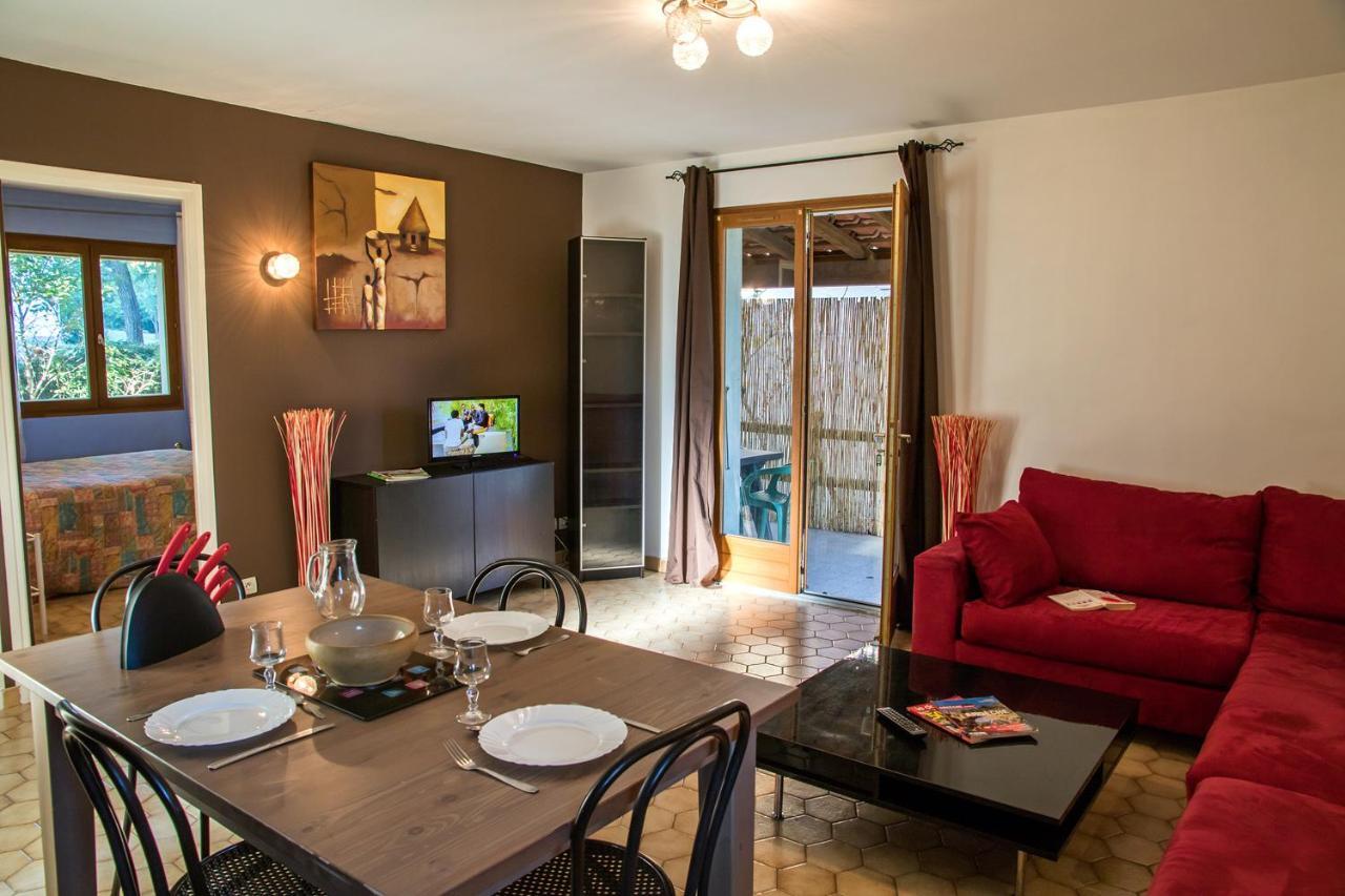Hotel Les Persedes Lavilledieu  Экстерьер фото