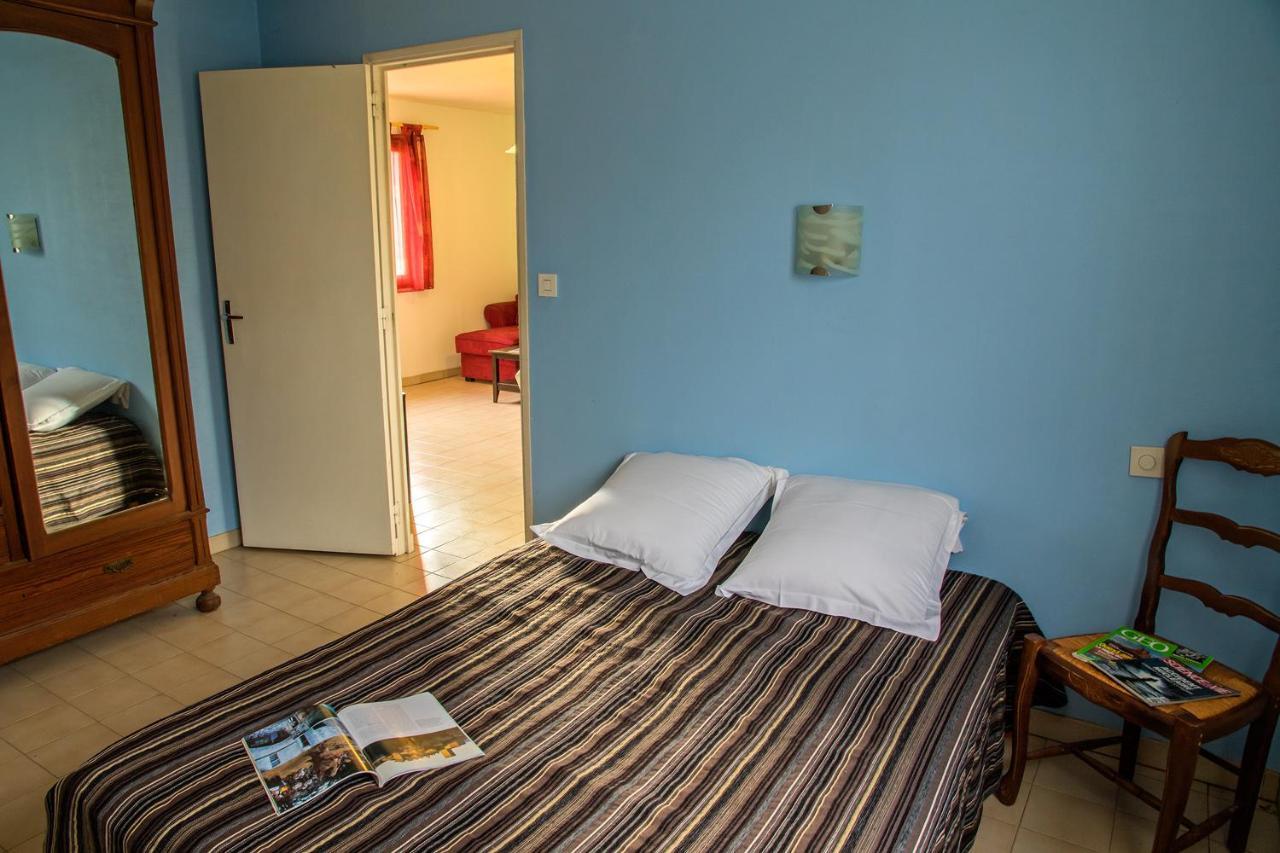 Hotel Les Persedes Lavilledieu  Экстерьер фото